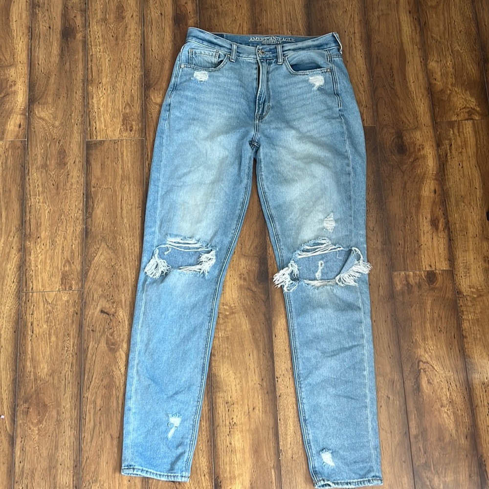 American eagle outfitters ripped jeans